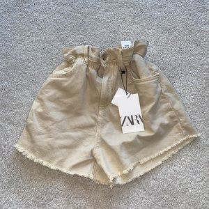 Brand new Zara shorts size 13/14 girls !